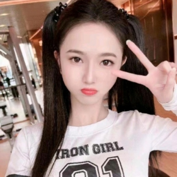 Meet your Posher, Audrey - Picture 1 of 1